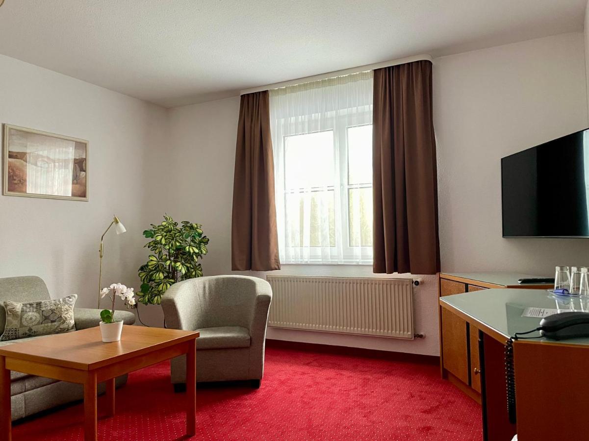 Gut-Hotel Pommernhotel Barth Esterno foto